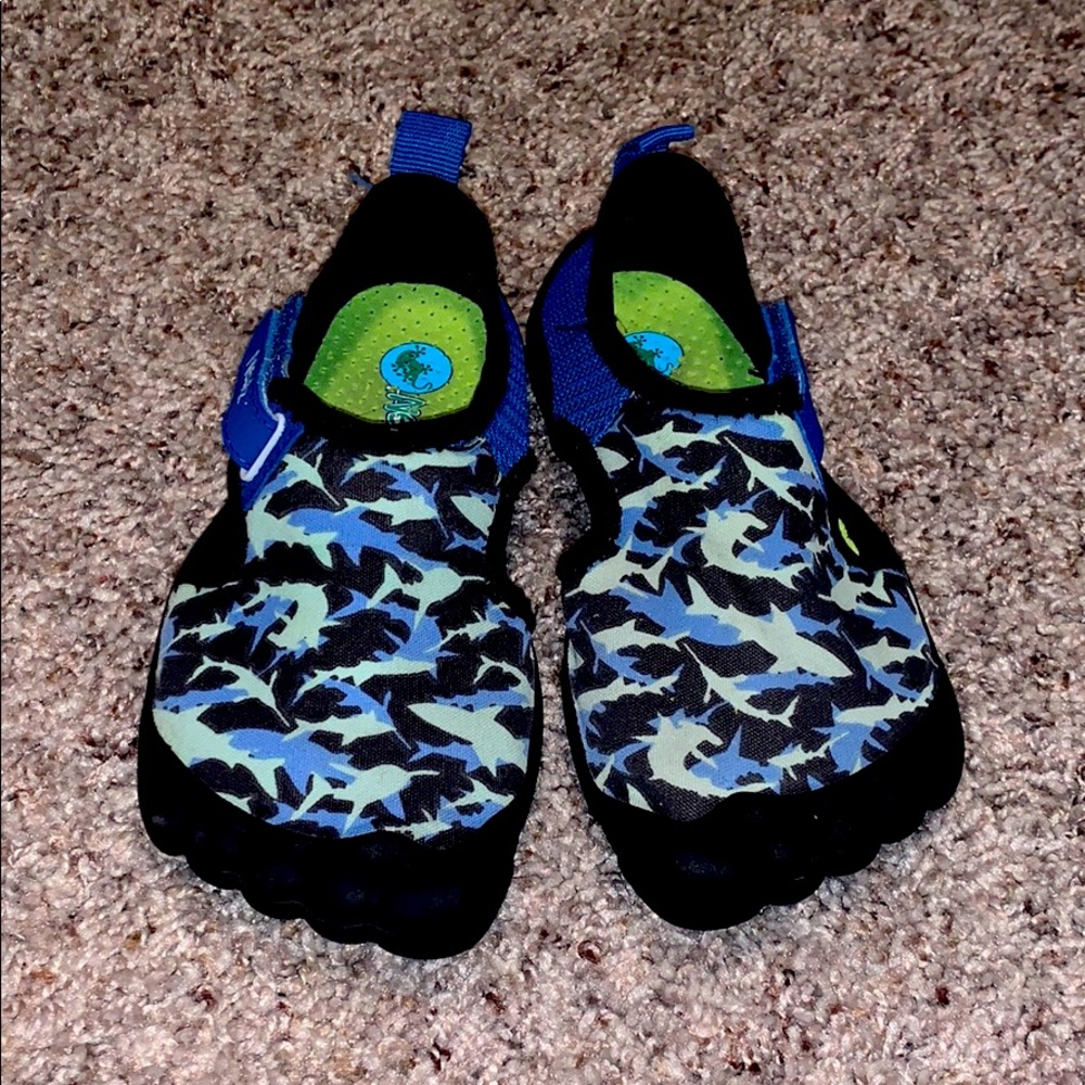 Water shoes